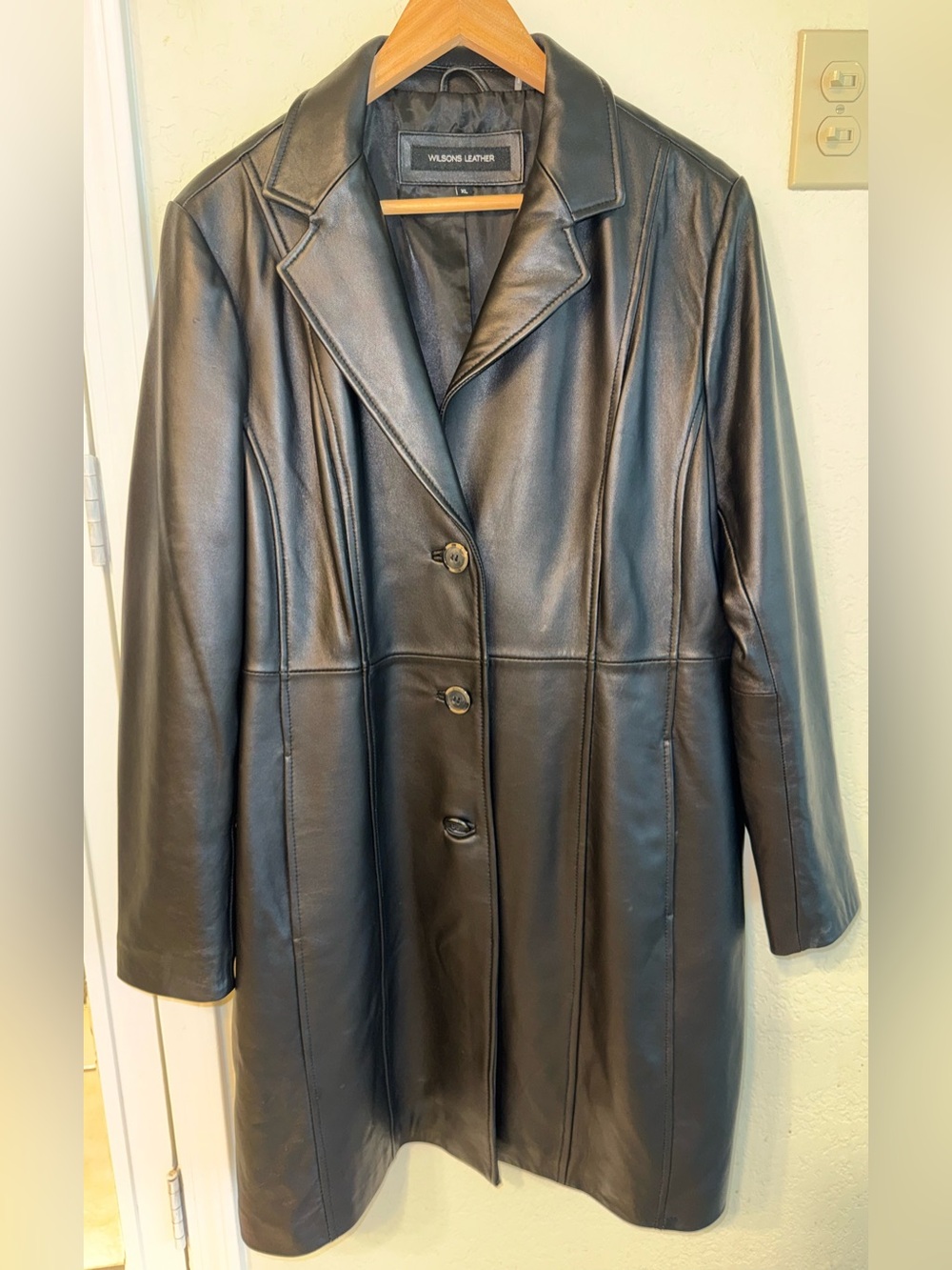 Wilsons Leather Womens Black Button-Front Leather Coat
